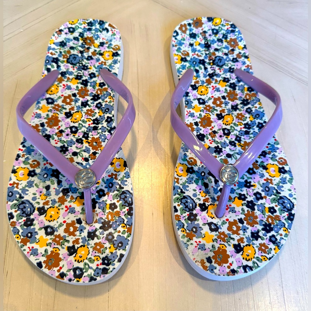 🩴HP🩴 Easy Spirit Lavender Floral Print Flip Flops – Women’s Size 8